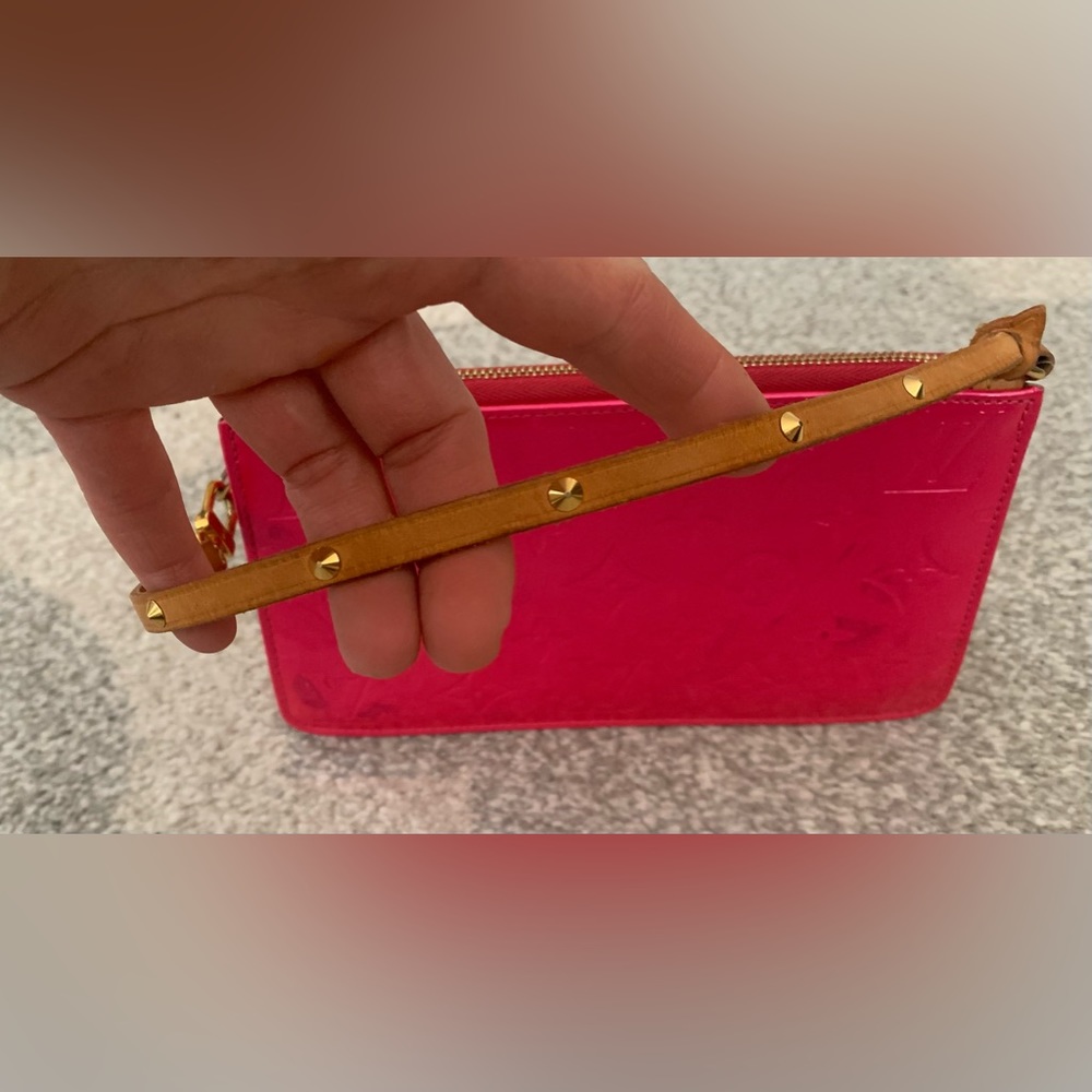 Louis Vuitton Pink Shoulder Bag - Picture 7 of 12